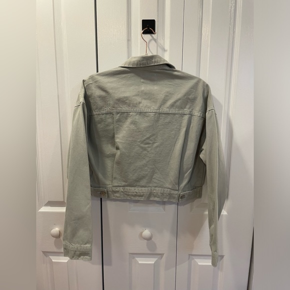 green pastel cropped denim jacket - Picture 6 of 7